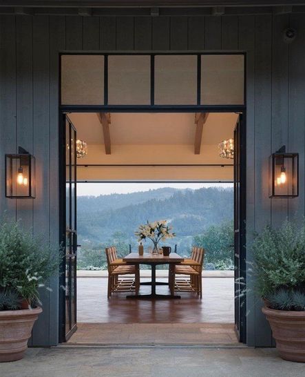 Design by @jenniferrobininteriors⁠ | Architecture by @karenjensenarchitecture⁠ | Photography by @dyerphoto