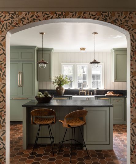 Home Tour | Heidi Caillier’s N28 Tudor