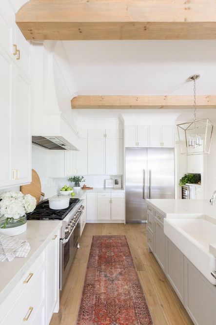 SHOP THE LOOK | Black Mod Charcuterie Board, Terracotta Sky Rug, White Color Block Flower Vase