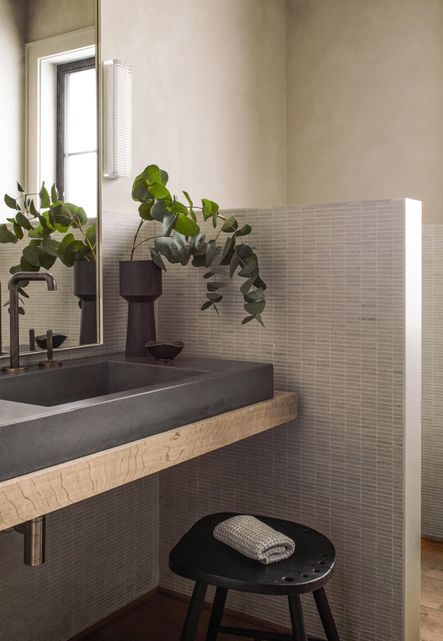 Home Tour | Exploring KaemingK's Lo House: A Harmonious Blend of Organic Modernism