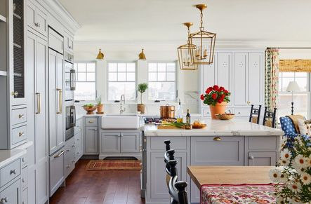 Home Tour | Katie Rosenfeld’s Maine Beach Cottage Infuses Grandmillennial Style with True New England Charm