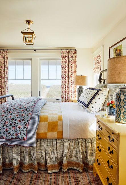 Home Tour | Katie Rosenfeld’s Maine Beach Cottage Infuses Grandmillennial Style with True New England Charm