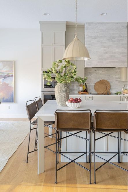 Design by Bodine White | Photography by Emily Sewell | SHOP THE LOOK: Wharton Bar Stools