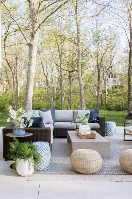 SHOP THE LOOK: Tulip Side Table, Isle Grey &amp; Black Rug, Denim Colorblock Flower Vase