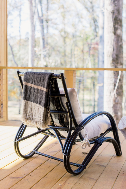 We wouldn’t mind spending an afternoon in these lounge chairs.