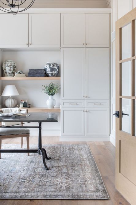 SHOP THE LOOK: Layla Antique / Moss Rug, Atlas Marble Chain, Busan White Balloon Jar