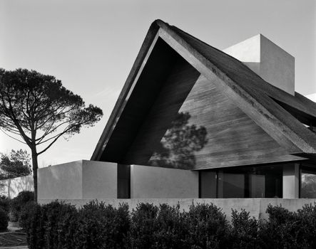 The variety of materials used in the exterior of the home add visual interest from every angle | photograph by Hélène Binet