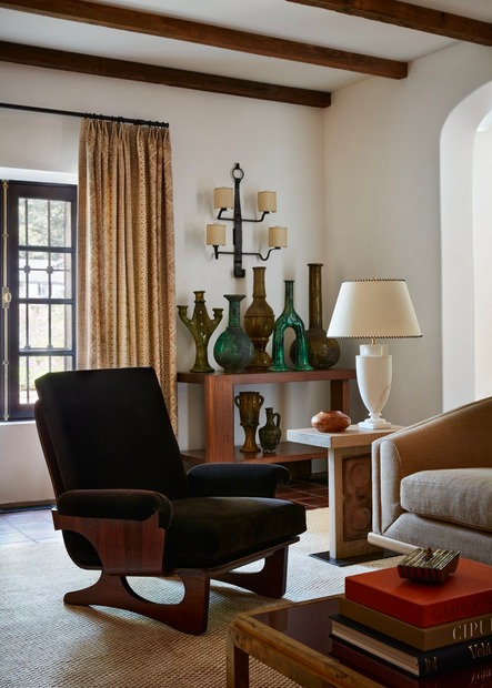 Design by Nina Farmer Interiors | Photography by Stephen Kent Johnson | Styling by Michael Reynolds