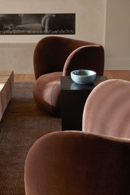 Home Tour | Exploring KaemingK's Lo House: A Harmonious Blend of Organic Modernism