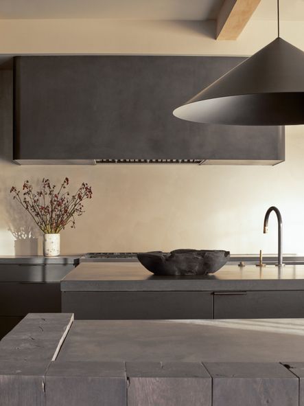 Home Tour | Exploring KaemingK's Lo House: A Harmonious Blend of Organic Modernism