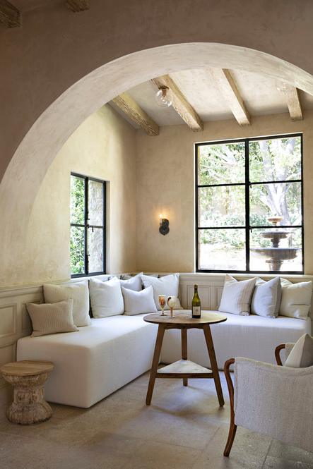 Design by Intimate Living Interiors | Photography by Karyn Millet