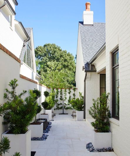 Landscape Design by Falkner Gardens | Photo by Jean Allsopp
