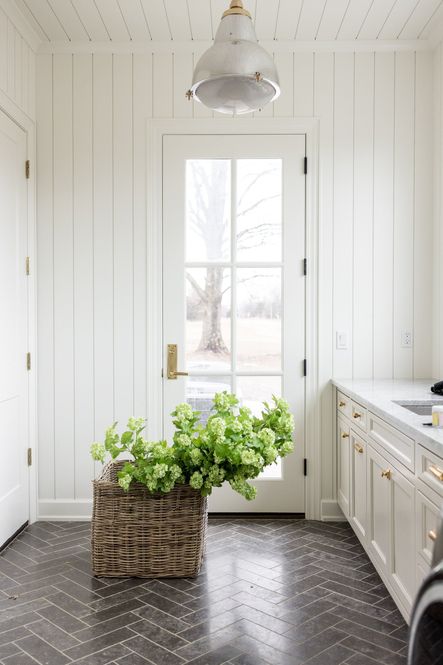 SHOP THIS LOOK: Phoeby Snowball Branches